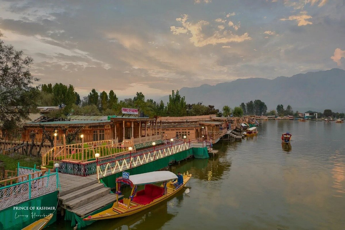 Houseboat-Prince of Kashmir