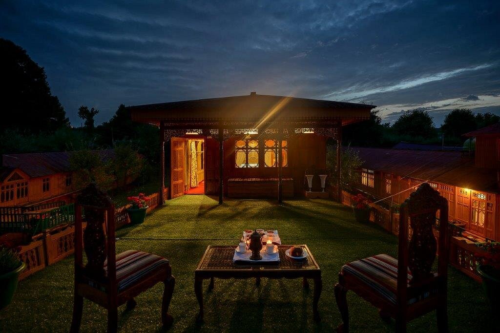 WelcomHeritage Gurkha Houseboat