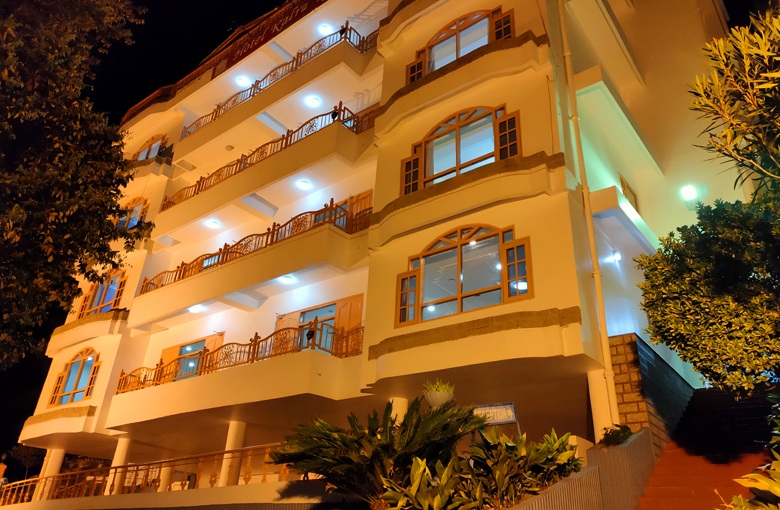 Hotel Kalra Regency