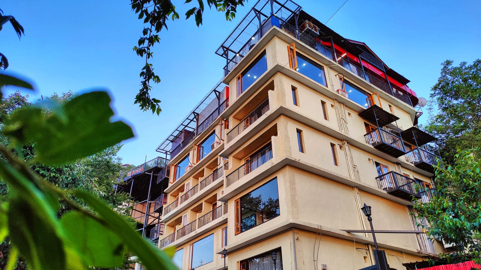 Rock Castle Inn By DLS Hotels, Waknaghat