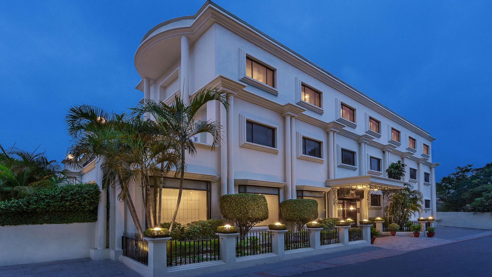 La Place Sarovar Portico -  Lucknow