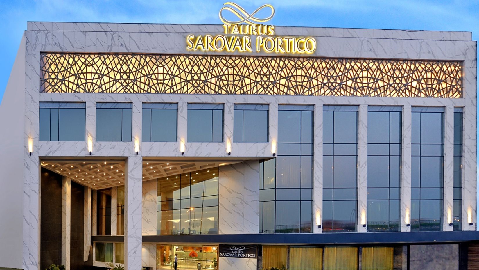 Taurus Sarovar Portico - New Delhi