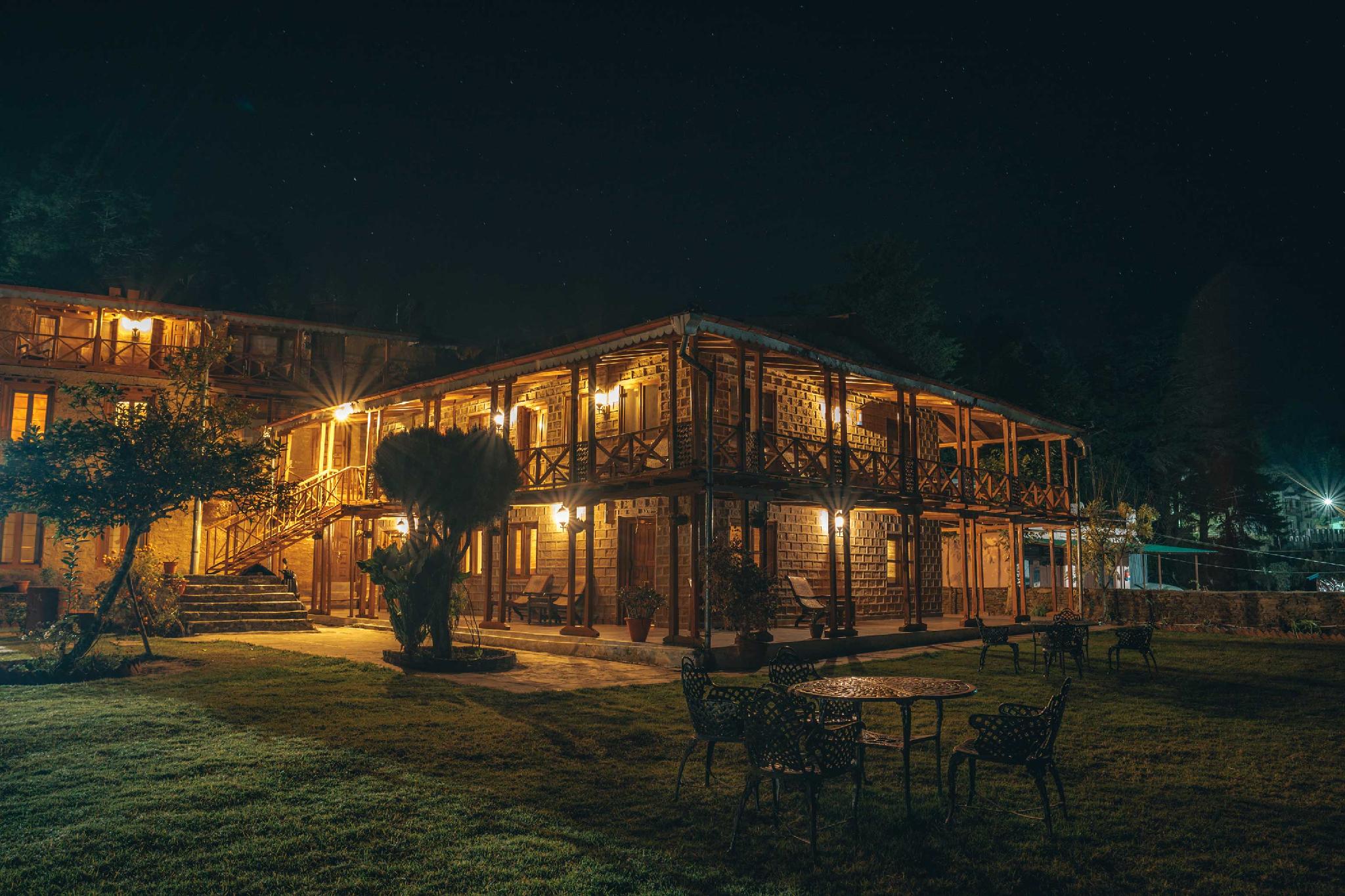 Chevron Eco Lodge