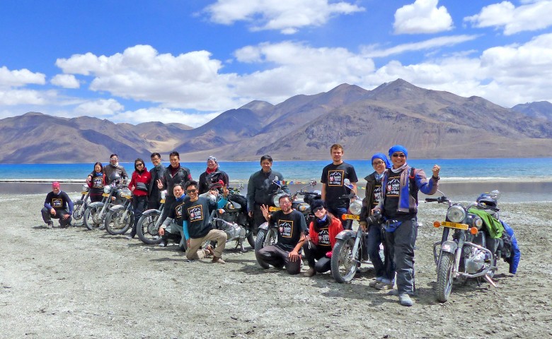 दिलकश Ladakh Bike Group tour Ex Manali (LAB15)