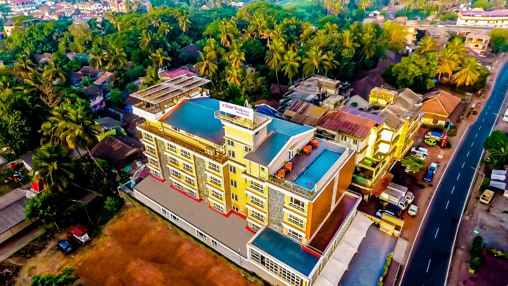 Cosmique Clarks Inn Suites