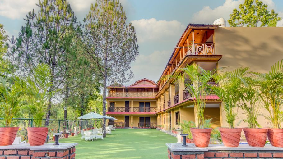 Summit Jungle Resort