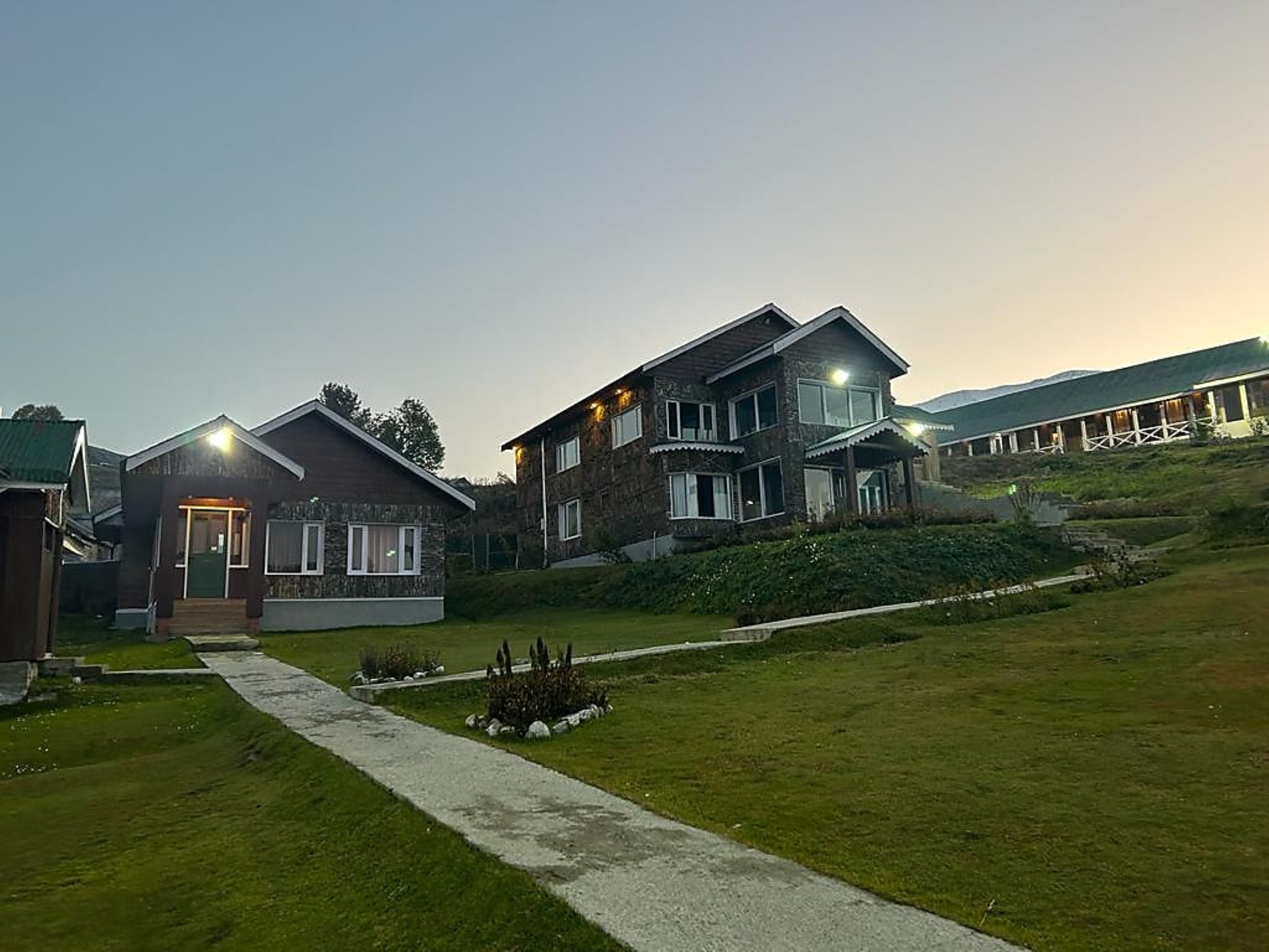 Nedou’s Hotel