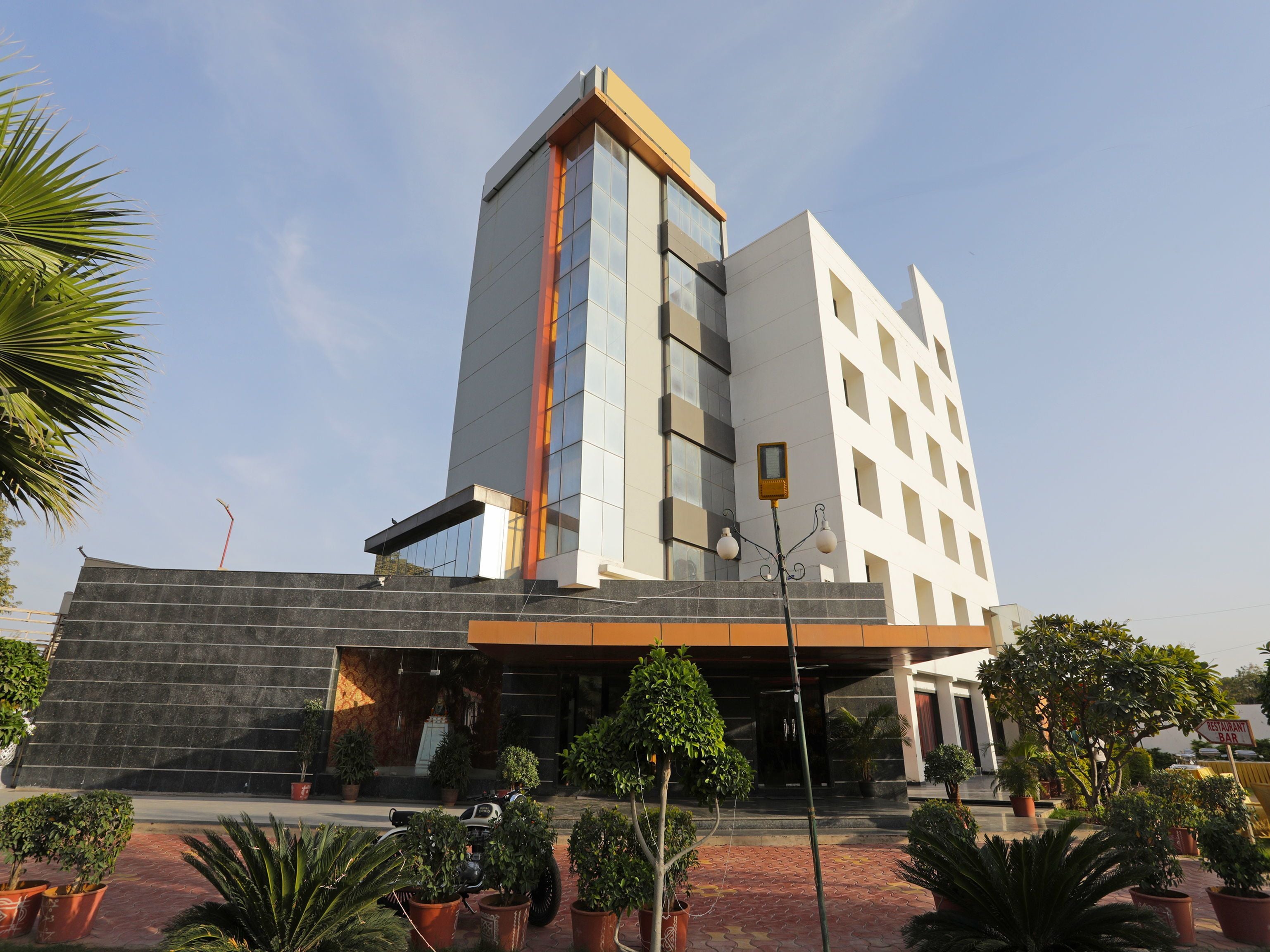Hotel Badri Palace