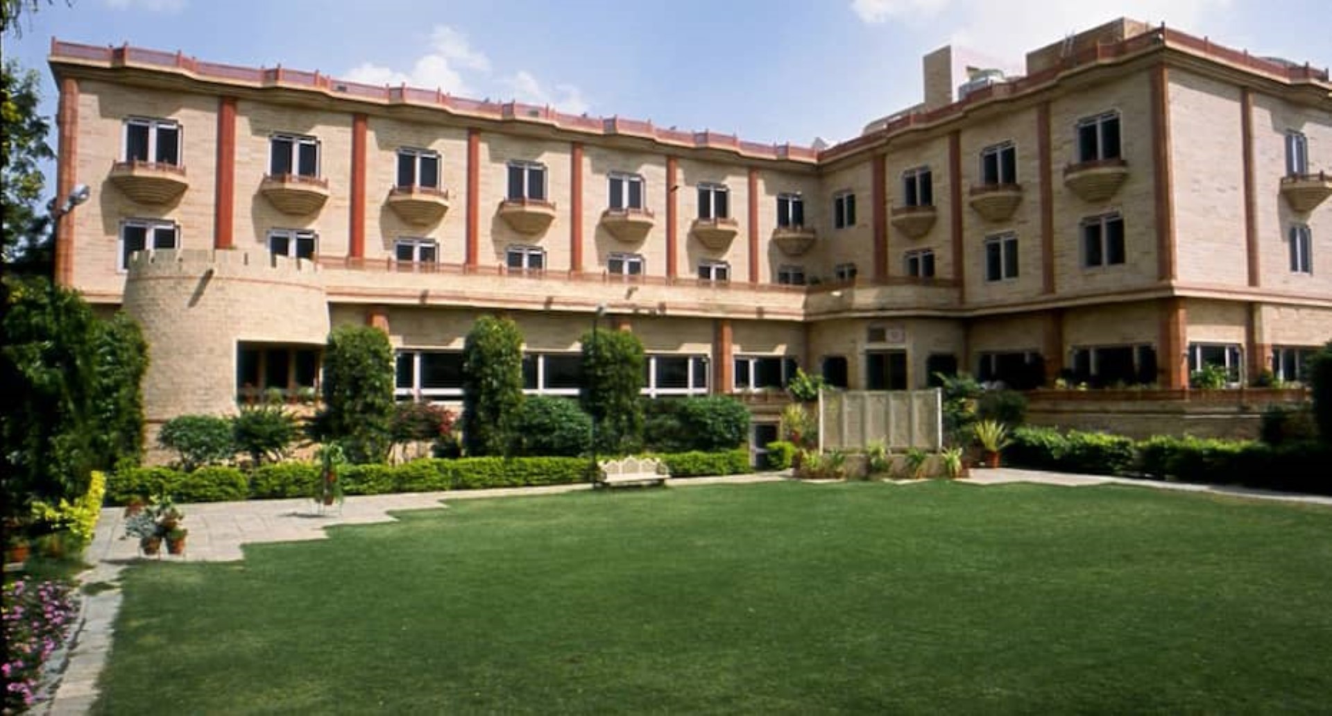 Hotel Mansingh Palace