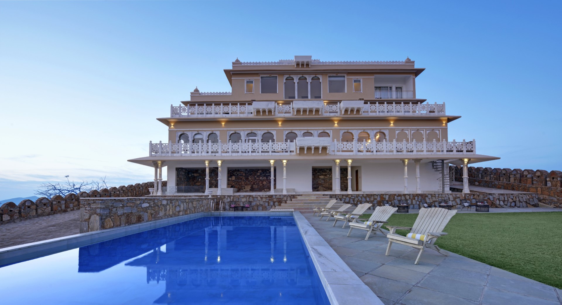Fateh Safari Suites