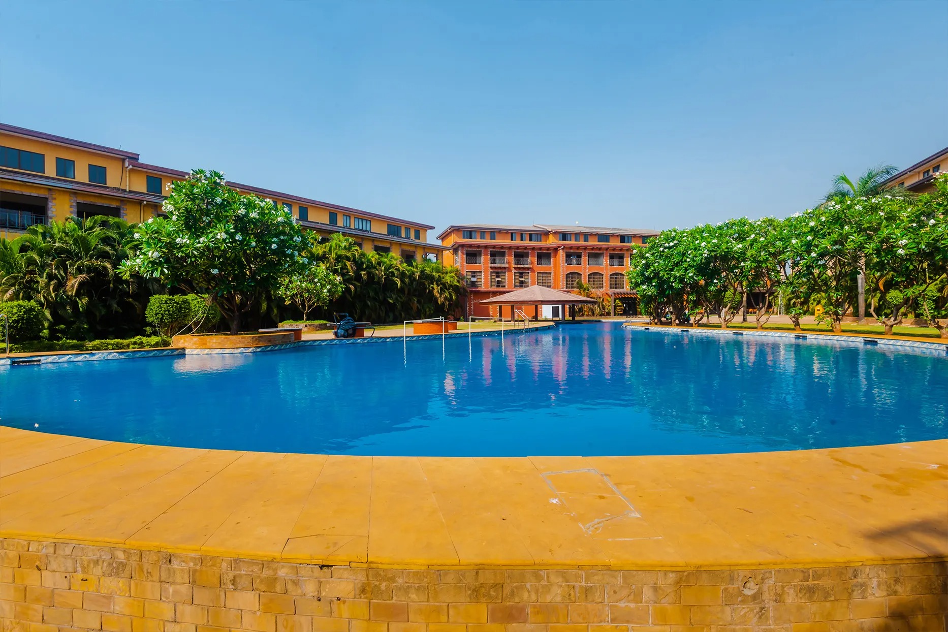 Discover Resorts