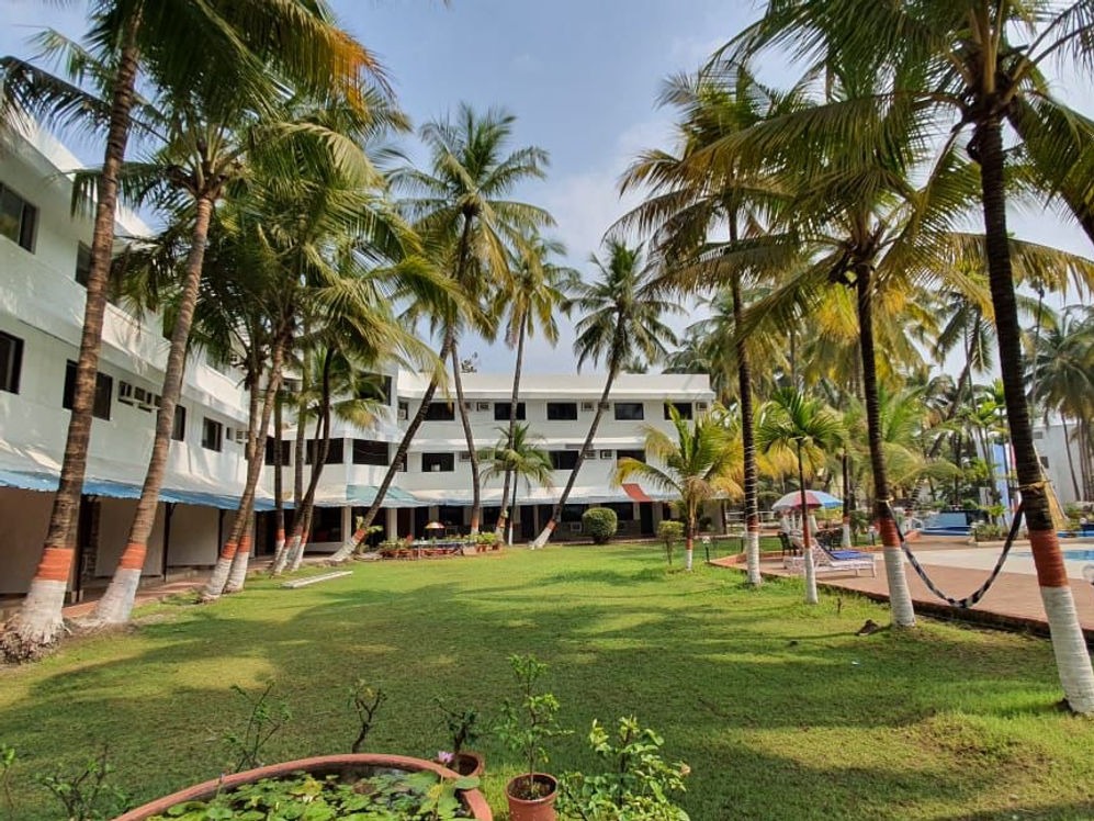Coconut Ivy Resort & Spa