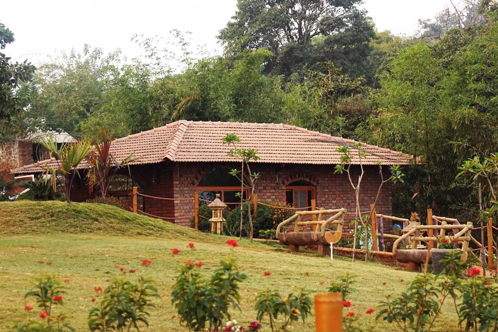 Bamboo & Bricks Resort Tadoba
